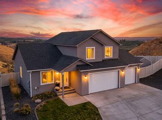 1560 W Goodlander Rd, Selah, WA 98942