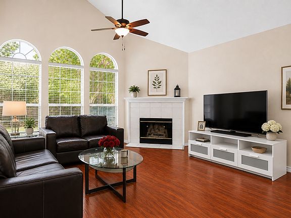 3rd image of 2405 Grimsby Ct