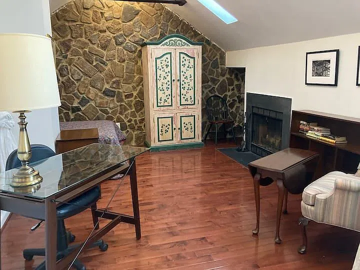 2 bed, 865 sqft, $2,600 — Photo 4