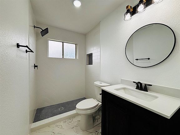 5th image of 16246 Los Altos Dr