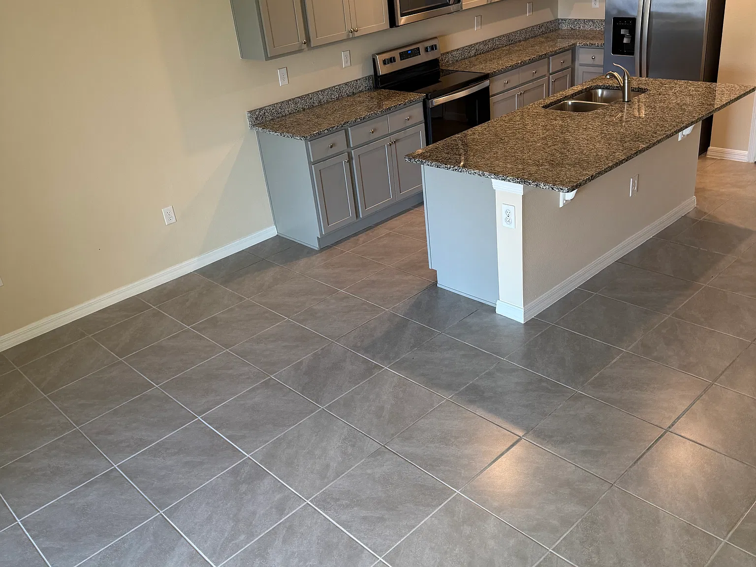 3 bed, 2.5 bath, 1700 sqft, $1,750 — Photo 3