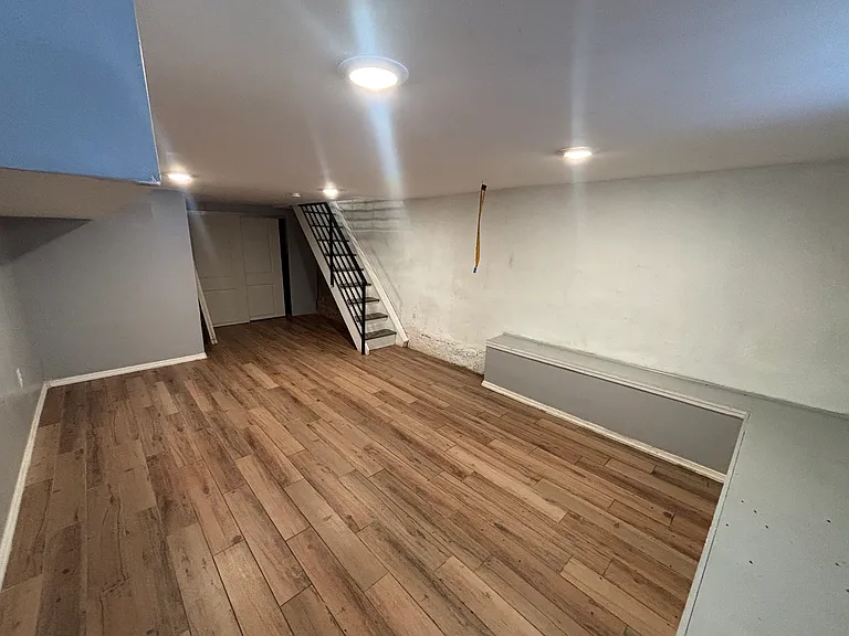 1717 Fontain St — Photo 12