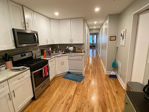 5th image of 2314 W Armitage Ave #1