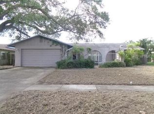 13490 Hacienda Dr, Largo, FL 33774
