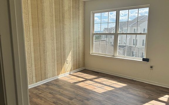 5th image of 413 Marion Rd