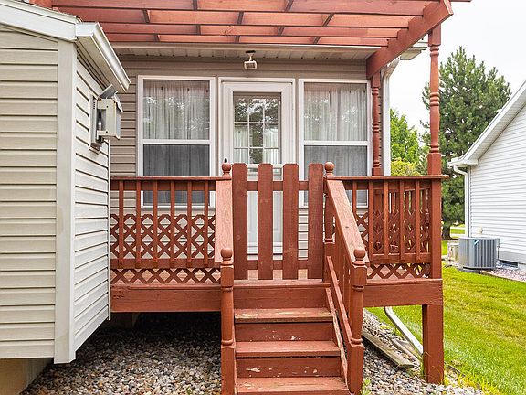 3rd image of 606 White Pine Blvd #14
