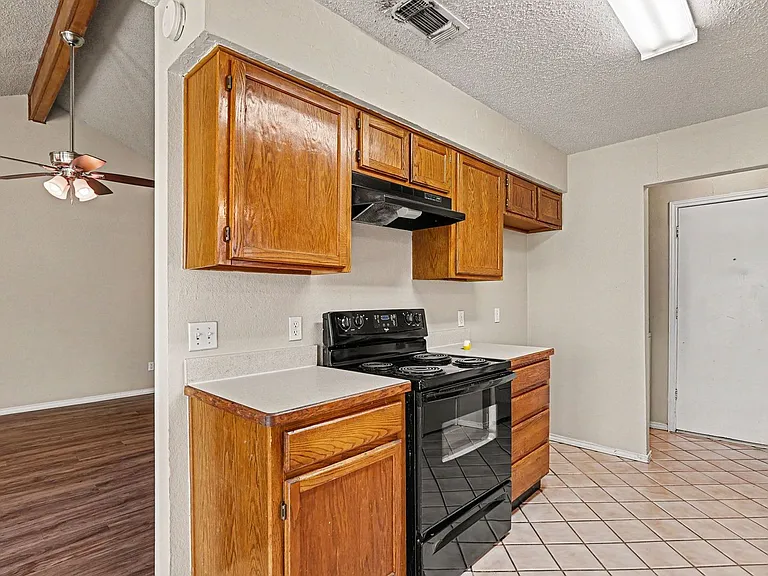 2608 Green Ridge St — Photo 7