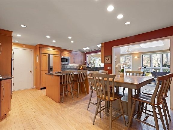2nd image of 58 Arboro Dr