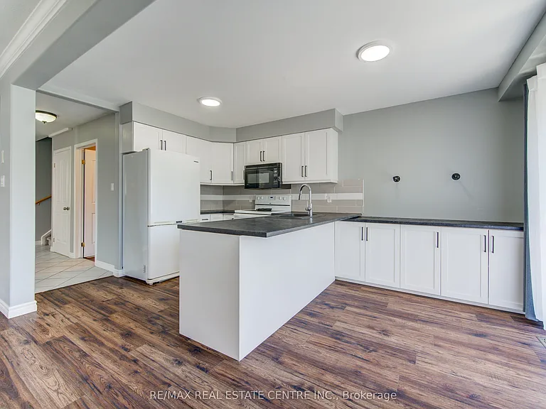 5 Tulip Dr — Photo 9