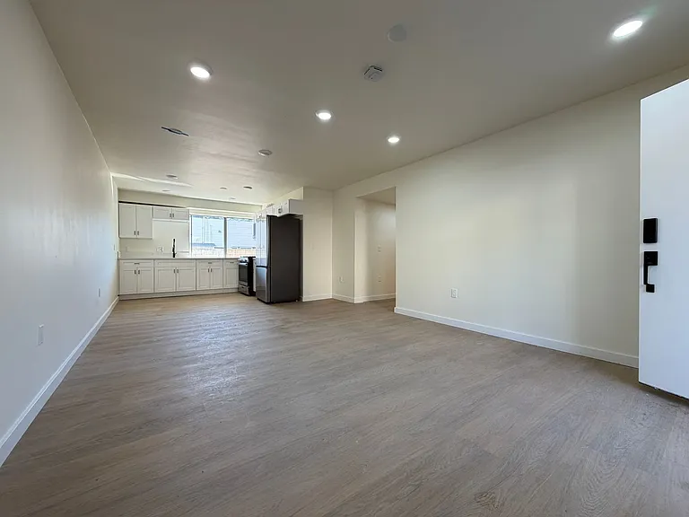 6079 La Prada St #102 — Photo 2