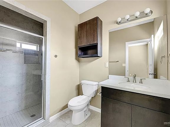 4th image of 2212 N Mojave
