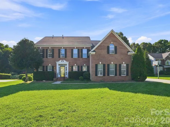 2120 Heath Lake Dr, Mint Hill, NC 28227