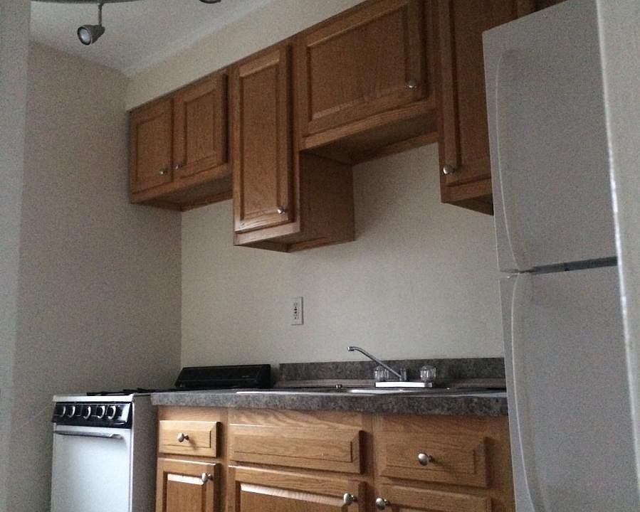 2nd image of 6 Lexington Ave APT 3B
