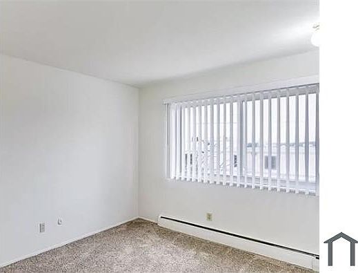 2nd image of 3106 Holiday Dr APT 1