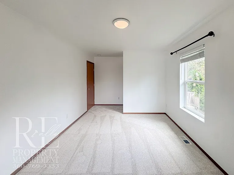 21050 Brevik Pl NW — Photo 26