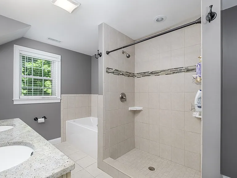89 Overland Rd #2 — Photo 18