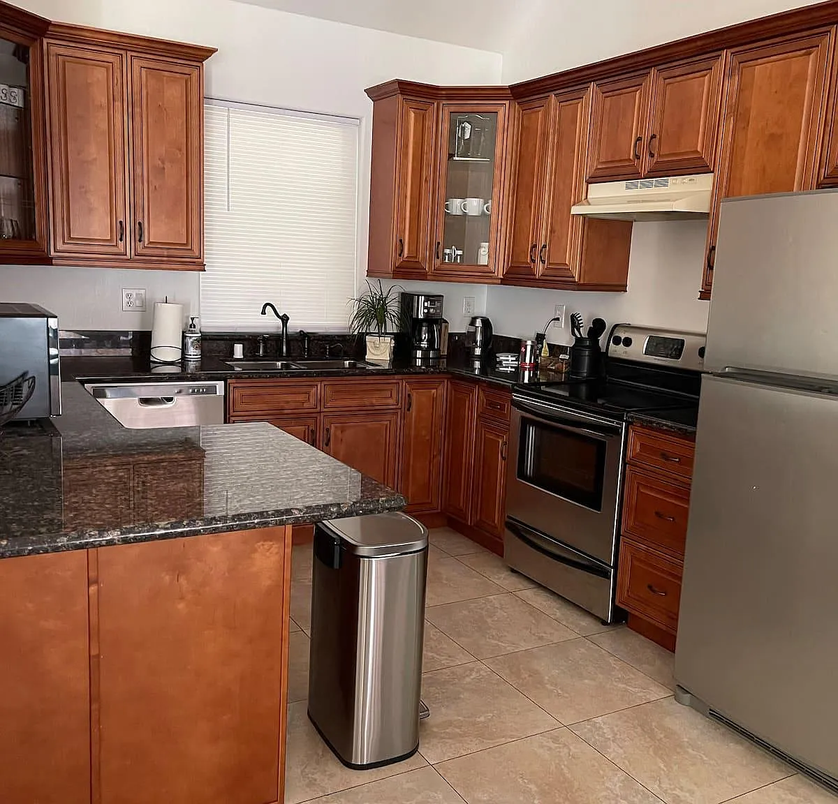 2 bed, 1200 sqft, $2,500 — Photo 3