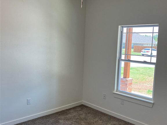 5th image of 618 E Windiate Ct