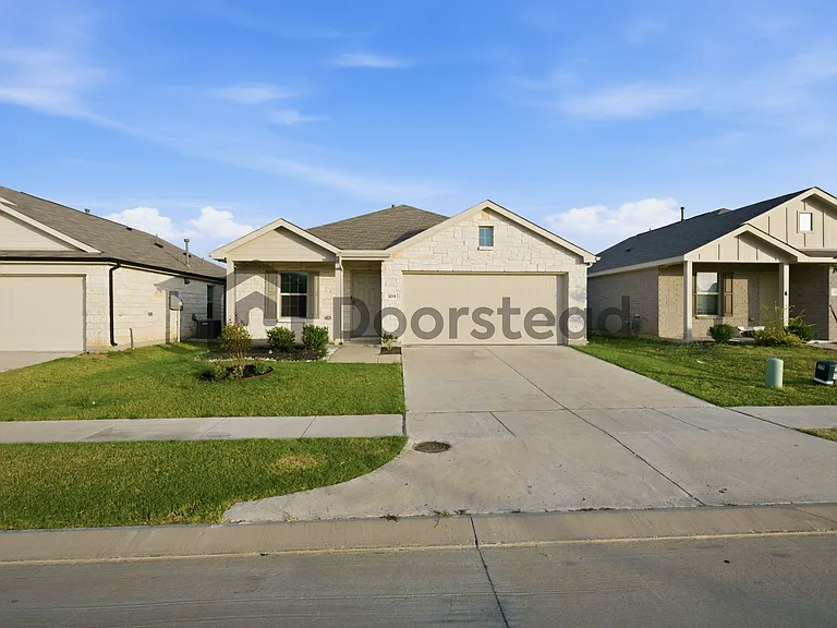 1213 Wildflower St — Photo 2