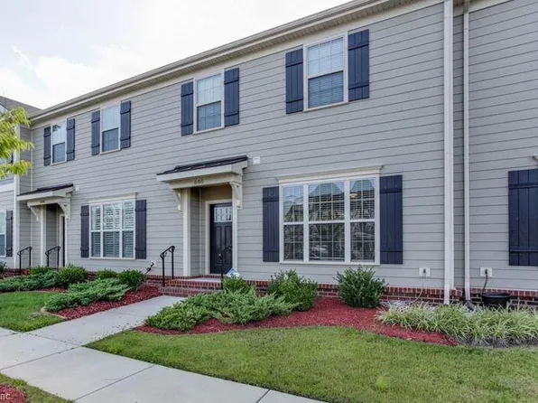 606 Mill Creek Pkwy, Chesapeake, VA 23323