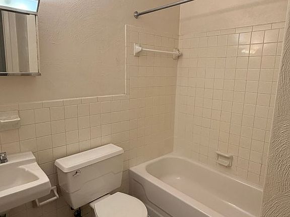 5th image of 804 Washington St SE APT 2