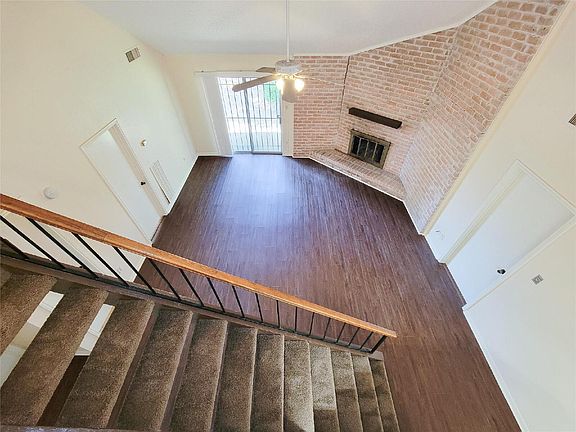 2nd image of 1210 New Tree Ln