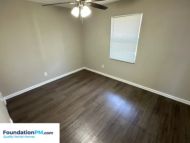 267 Greenlaw Ave #12 — Photo 11