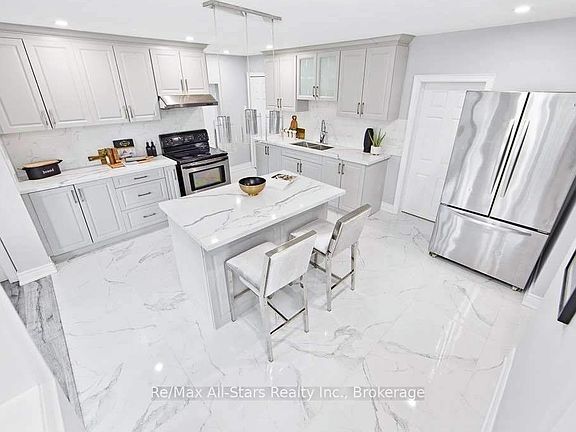 5th image of 40 Elliot St