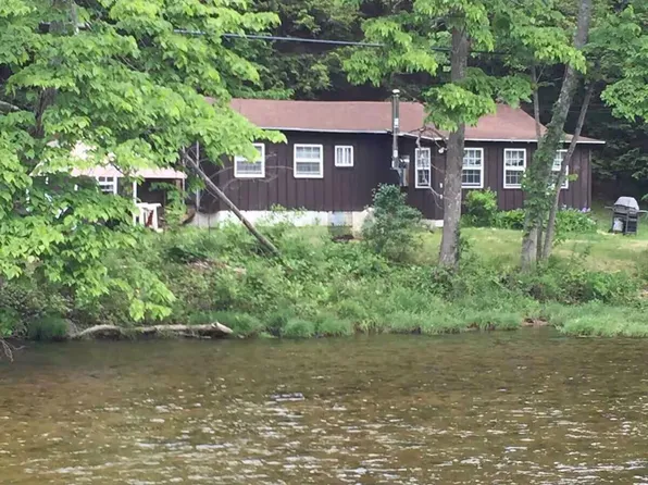 38 Forge Ln, Elizabethtown, NY 12932