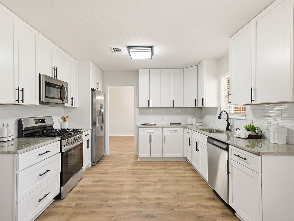 1st image of 268 Briarwood Cir