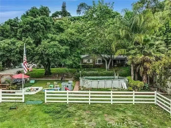 2nd image of 1835 Royal Oaks Dr