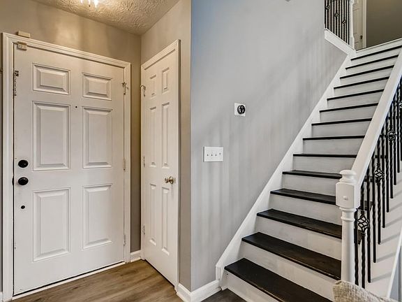 4th image of 256 Hiawassee Dr