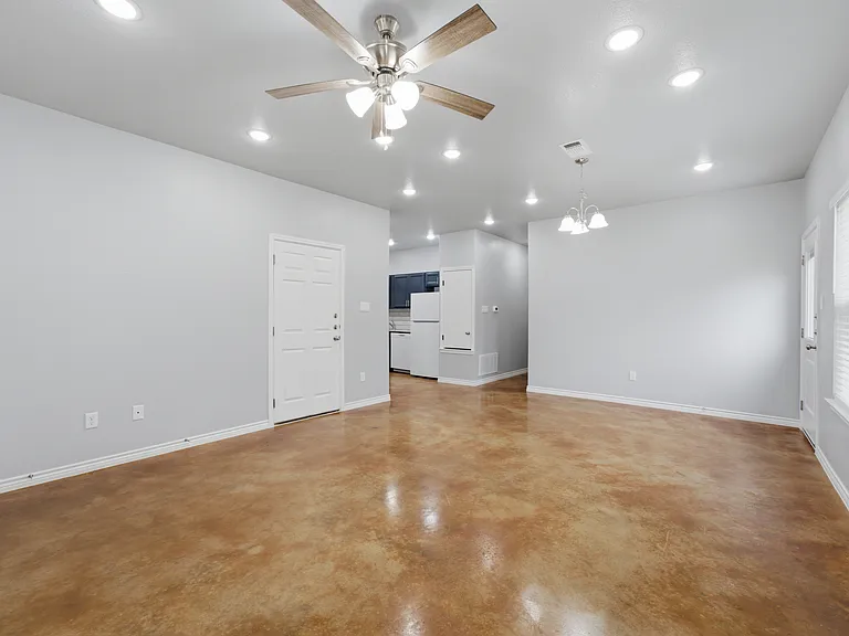 3109 Clinkenbeard Dr #3107B — Photo 5