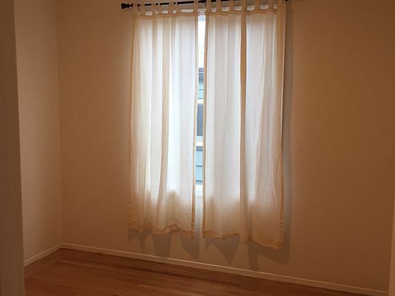 4th image of 709 Skyline Dr