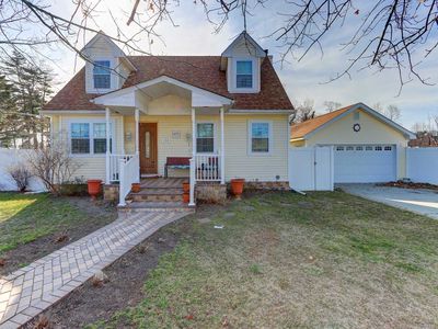134 3rd St, Brentwood, NY, 11717