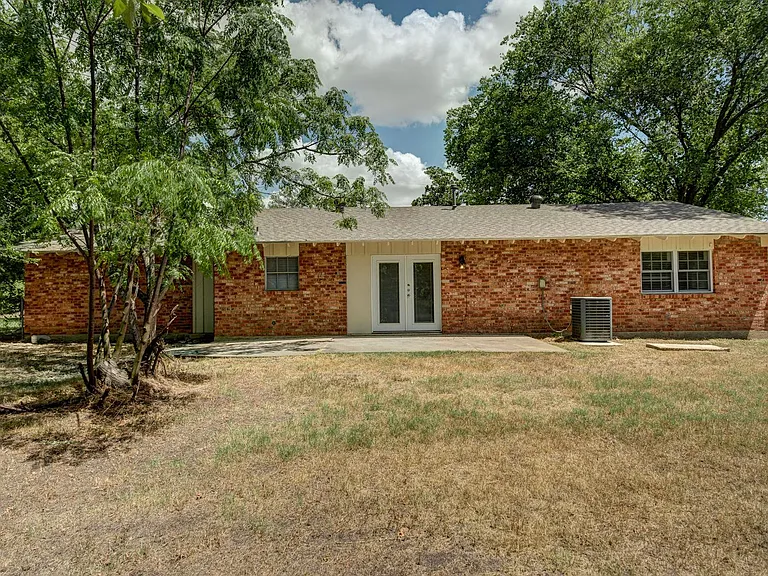 906 Lazy Ln — Photo 18