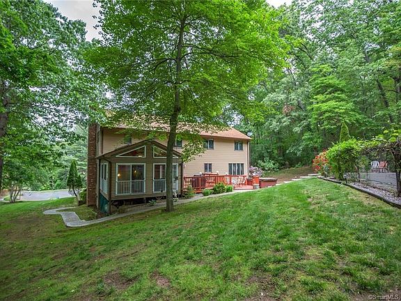 3rd image of 47 Darlene Dr
