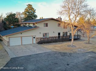 657 30th Ave SW, Dickinson, ND 58601