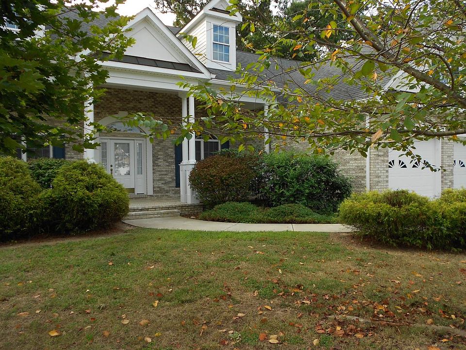 1st image of 117 Camaruge Ct