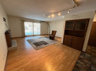 420 Dickinson Dr SE, Devils Lake, ND 58301