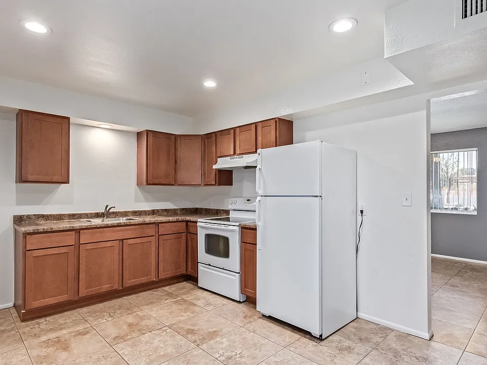3201 N. 36th St.
