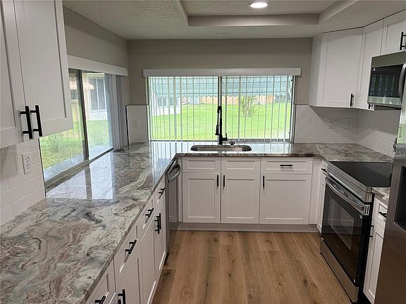 4th image of 12302 FIELDSTONE LANE