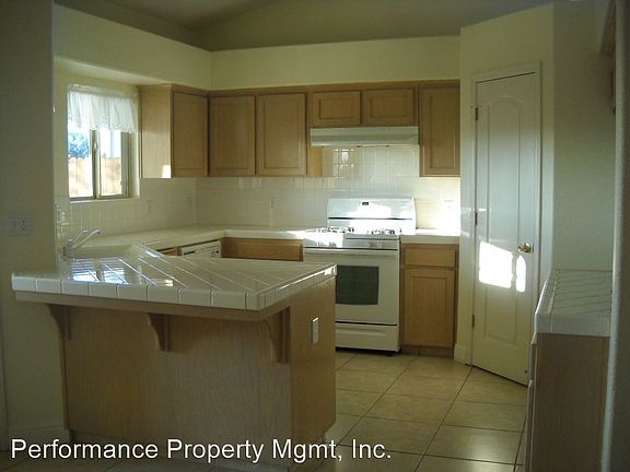 3rd image of 7698 N Paula Ave