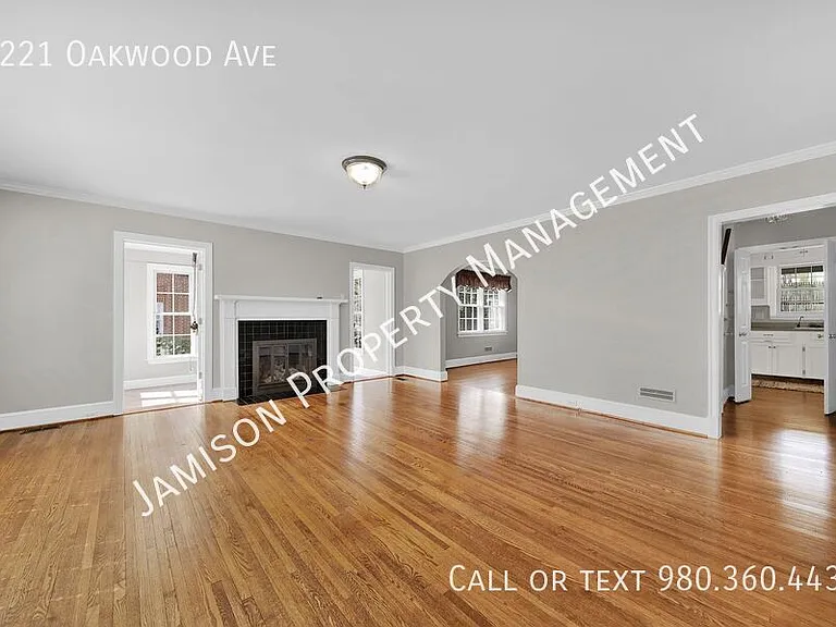 1221 Oakwood Ave — Photo 3