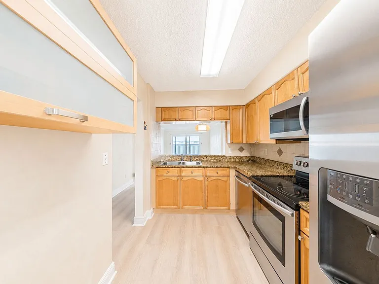 145 Halifax Ave #209 — Photo 6