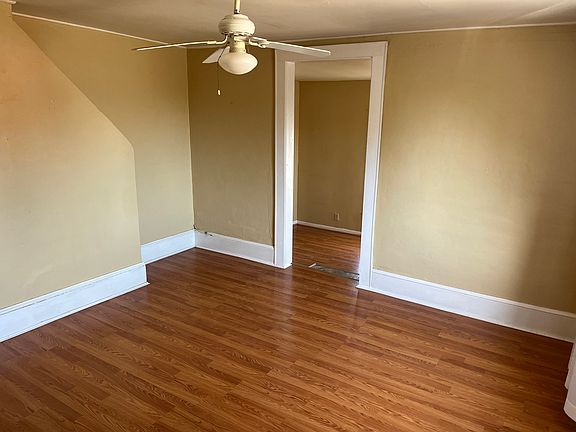 3rd image of 725 Formosa Ave Unit 2
