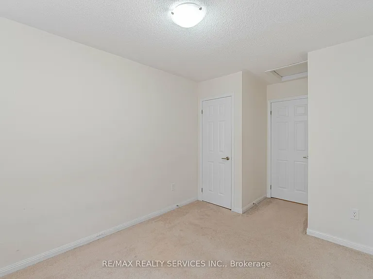 4 Colonel Frank Ching Cres — Photo 24
