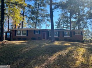 713 Woodridge Dr, Macon, GA
