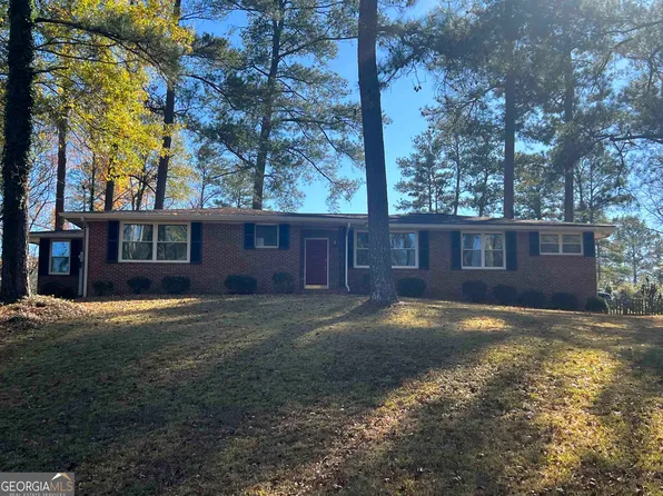 713 Woodridge Dr, Macon, GA 31204