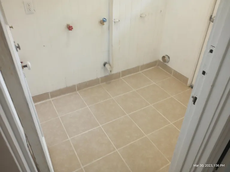 1213 N San Joaquin St — Photo 2